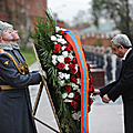 В рамках государственного визита в РФ Президент Серж Саргсян посетил памятник Неизвестному Солдату-24.10.2011