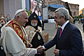 Президент РА, Католикос Всех Армян и Его Святейшество Папа Римский Франциск перед началом экуменической церемонии на Площади Республики в Ереване
