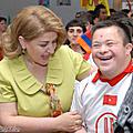 Супруга Президента РА Рита Саргсян 1 июня по случаю Международного дня защиты детей посетила центр «Пркутюн» (Спасение) для детей и молодых людей с ограниченными возможностями.