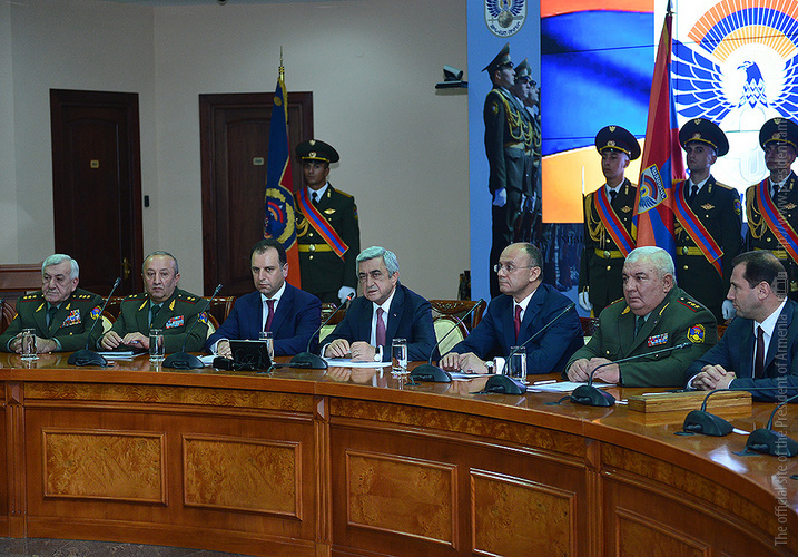Серж Саргсян представил нового министра обороны и начальника Главного штаба