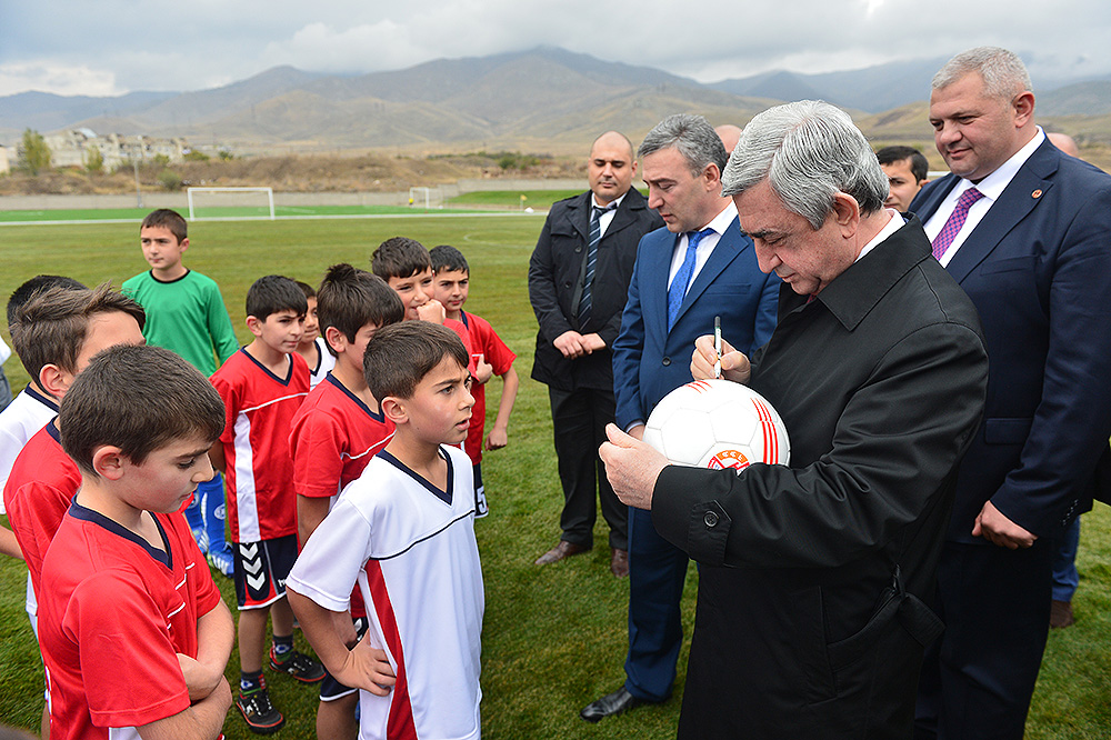 19758_b.jpg (1000×666)