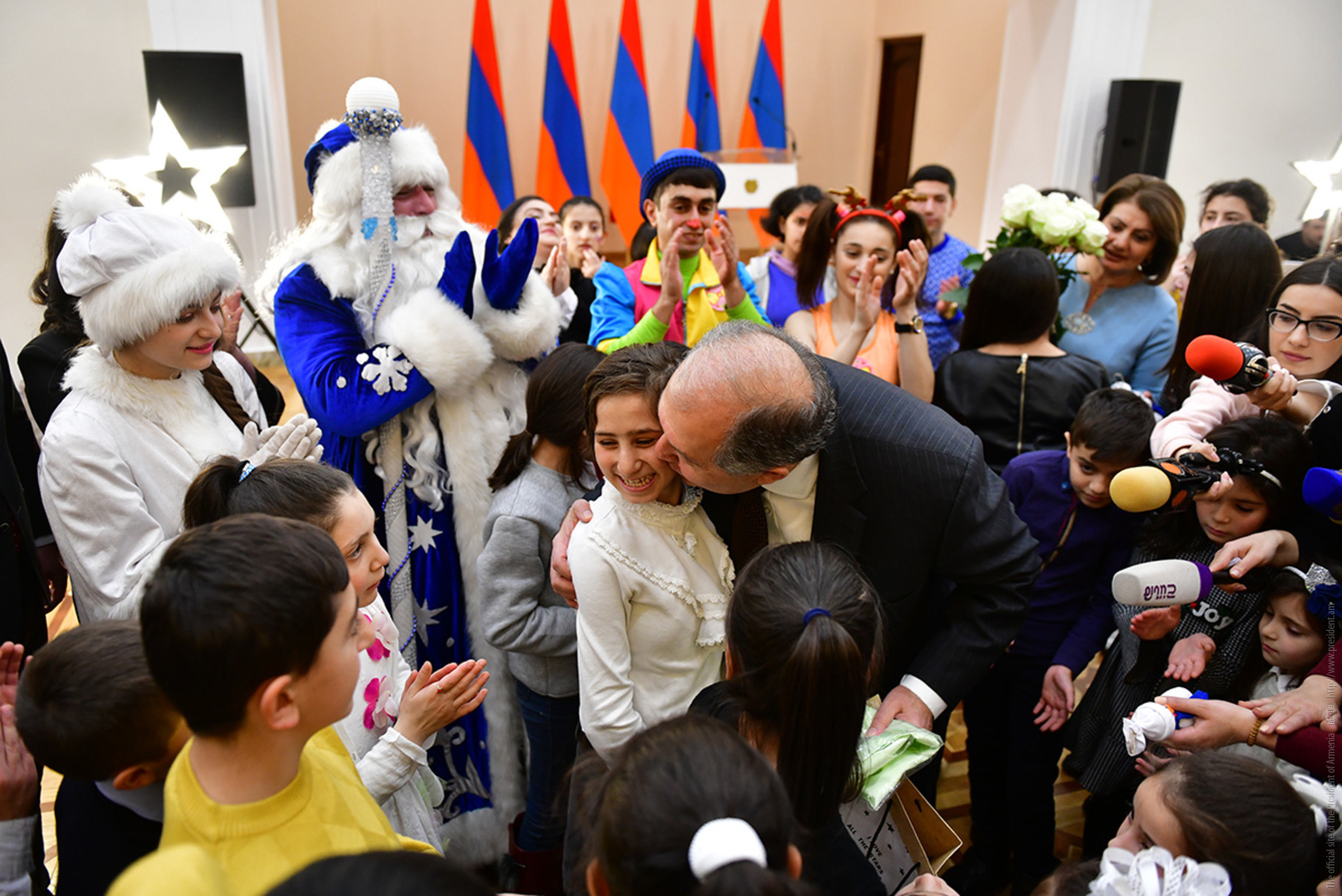 В гостях у президента Армении были дети