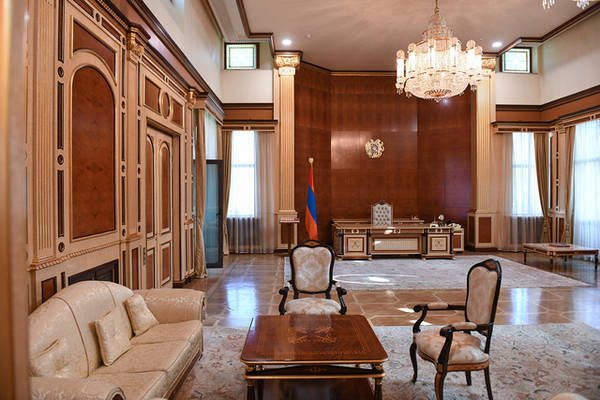 Հայաստանի Հանրապետության նախագահի աշխատասենյակը: