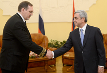 On the occasion of the RF state holiday, Serzh Sargsyan congratulated the leadership of the Russian Federation and visited the Embassy of Russia in Armenia