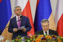 The President of the Polish Republic Bronisław Komorowski hosted an official dinner in honor of President Serzh Sargsyan
