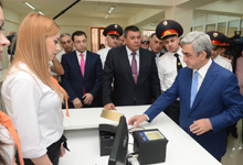 Նախագահը ներկա է գտնվել ՀՀ ոստիկանության Երևան քաղաքի վարչության կենտրոնական բաժնի նոր վարչական շենքի բացմանը
