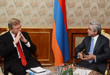 President Serzh Sargsyan received the EU Commissioner &Scaron;tefan F&uuml;le