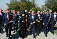 President Serzh Sargsyan visited the Erablur Military Pantheon