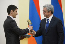 President received schoolchildren and students &ndash; recipients of the RA Presidential Award in the area of information technologies for 2013