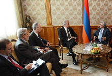 Նախագահն ընդունել է Հունաստանի ազգային պաշտպանության նախարար Դմիտրիս Ավրամոպուլոսի գլխավորած պատվիրակությանը