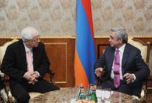 President Serzh Sargsyan received delegation headed by the President of the Austrian Constitutional Court Gerhart Holzinger