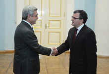 The newly appointed Ambassador of Uruguay to Armenia presented his credentials to Serzh Sargsyan 
