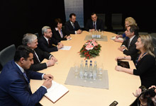 Президент в Вильнюсе встретился с председателем Европейского социально-экономического комитета ЕС Анри Малоссом
