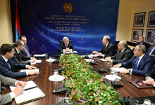 Президент провел совещание с руководящим составом Министерства здравоохранения
