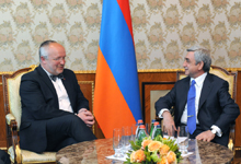 President Serzh Sargsyan received Lithuania’s Minister of National Defense Juozas Olekas