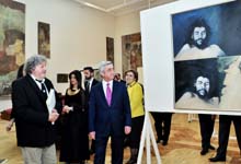 Президент посмотрел ретроспективную выставку работ известного итальянского деятеля искусств Бруно Бруни