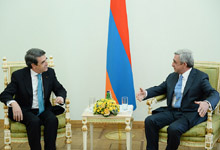 Президенту вручил верительные грамоты новоназначенный посол Португалии в Армении