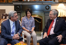 President visits US Ambassador&rsquo;s residence in Armenia on occasion of country&rsquo;s Independence Day