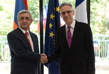 President visits French embassy in Armenia on country&rsquo;s public holiday