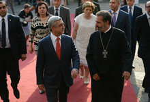 President Serzh Sargsyan attends film premiere of “The Book”