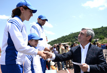 President watches finals of The Best Sporting Family-2014 competition