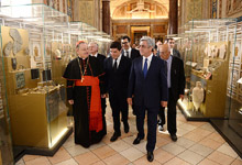 При участии Президента в Ватикане открылся и поставлен на постоянную экспозицию средневековый армянский хачкар