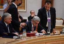 Մինսկում ստորագրվել է Եվրասիական տնտեսական միության մասին պայմանագրին Հայաստանի միանալու մասին պայմանագիրը