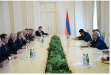 Նախագահն ընդունել է հայ-ռուսական միջխորհրդարանական հանձնաժողովի համանախագահ Նիկոլայ Ռիժկովի գլխավորած պատվիրակությանը