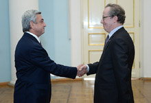 Newly-appointed Belgian Ambassador to Armenia presents his credentials to President