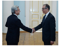 Президенту вручил верительные грамоты новоназначенный Чрезвычайный и полномочный посол Уругвая в Армении
