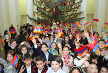 Նախագահի նստավայրում Ամանորի և Սուրբ Ծննդյան տոների առթիվ մեկնարկել են երեխաների համար անցկացվող տոնական միջոցառումները