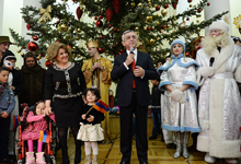 On occasion of upcoming holidays President Serzh Sargsyan and Mrs. Rita Sargsyan host plenty of children at Presidential Palace