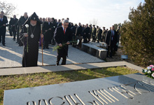 President Serzh Sargsyan visited the Erablur Pantheon