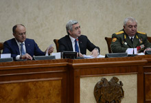 Серж Саргсян принял участие в заседании Коллегии при Министре обороны РА, посвященном 23-й годовщине Армянской армии
