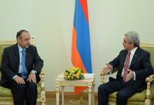 
Президенту Сержу Саргсяну вручил верительные грамоты новоназначенный посол Катара в Армении