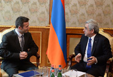 
Президент принял известного французского автогонщика армянского происхождения Николя Минасяна