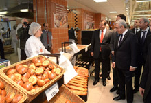 President attends opening of Carrefour in Yerevan Mall