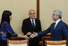 Президент Серж Саргсян встретился с представителями партии «Процветающая Армения»