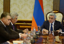 Serzh Sargsyan meets with members of Specialized Commission for Constitutional Amendments adjunct to RA President
