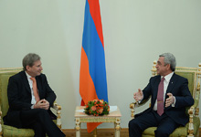 President receives EU Commissioner for European Neighborhood Policy and Enlargement Negotiations