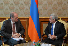 
Президент принял руководителя армянской миссии МВФ Марка Хортона