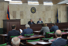 Президент Серж Саргсян переизбран председателем Совета попечителей ЕГУ