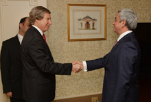 President Serzh Sargsyan receives OSCE Minsk Group Co-Chair James Warlick