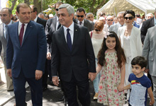 President attends opening of the Hayastan Cinema and visited the Yerevan Zoo