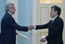 Президенту вручил верительные грамоты первый резидентный посол Японии в Армении