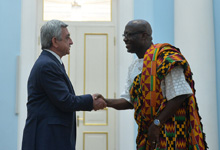 Ghana&rsquo;s newly-appointed ambassador to Armenia presents his credentials to president