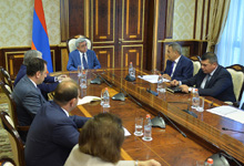 President convenes consultation attended by organizing committee members of 6th Summer Pan-Armenian Games