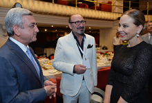 Նախագահը հանդիպել է &laquo;Ոսկե ծիրան&raquo; կինոփառատոնի պատվավոր հյուրերի և փառատոնին մասնակցող կինոգործիչների հետ
