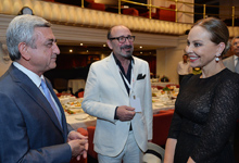 Президент встретился с почетными гостями кинофестиваля «Золотой абрикос» и участвующими в фестивале деятелями кино