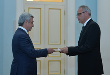 Germany&rsquo;s newly-appointed ambassador to Armenia presents his credentials to president
